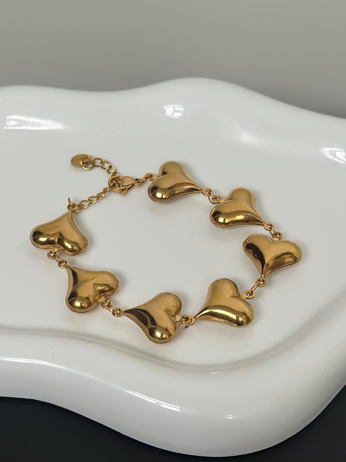 Heart Bracelet Gold