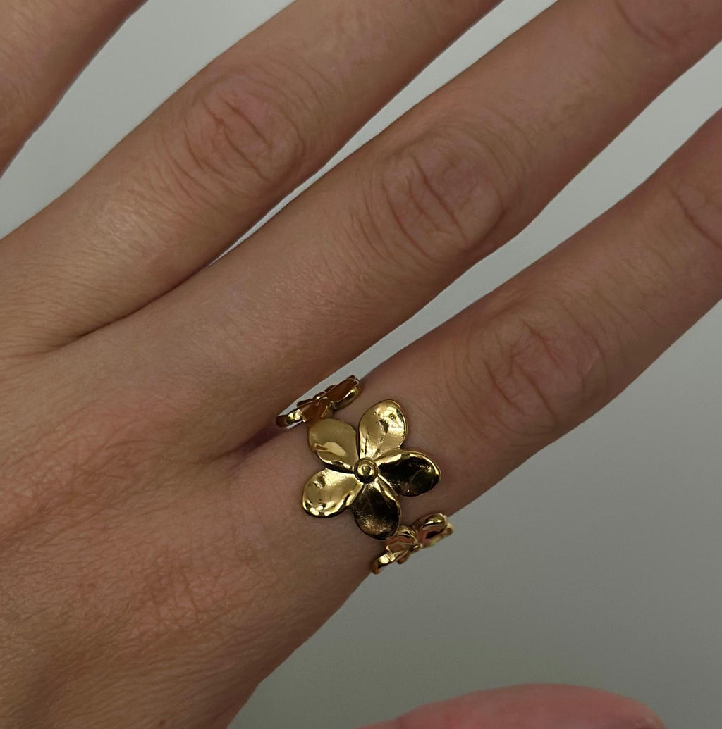 Simple Flower Ring