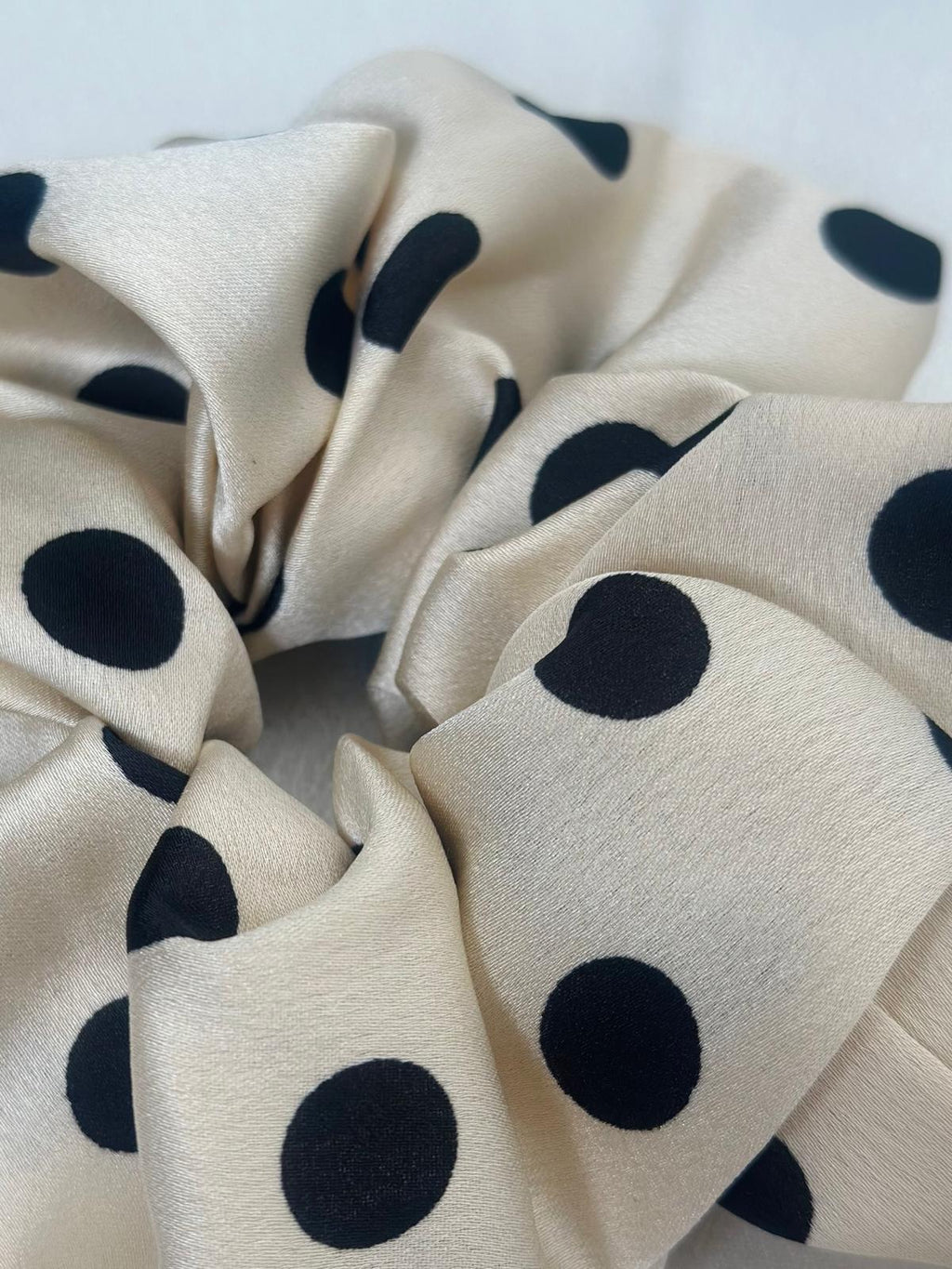 Polka Dots Elegent Scrunchie